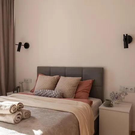 Japandi Old Town Miodowa By Vaya