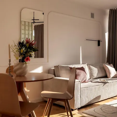 Japandi Old Town Miodowa By Vaya *