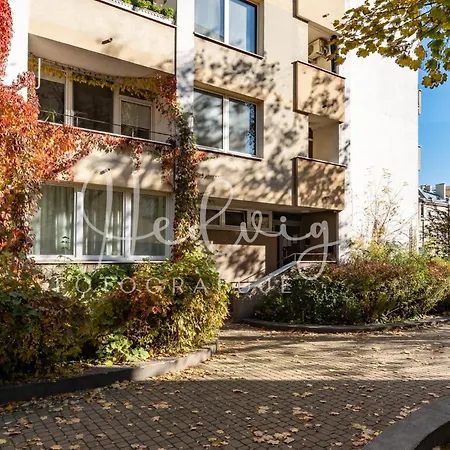 Japandi Old Town Miodowa By Vaya *