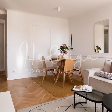 Japandi Old Town Miodowa By Vaya *